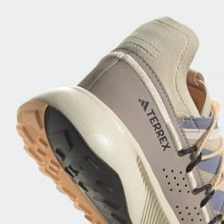 ADIDAS Terrex Voyager 21 Travel Shoes 33 ADIDAS Terrex Voyager 21 Travel Shoes -hiking boots shop kceaaead11c5d6fbdd463259a669dc4ba